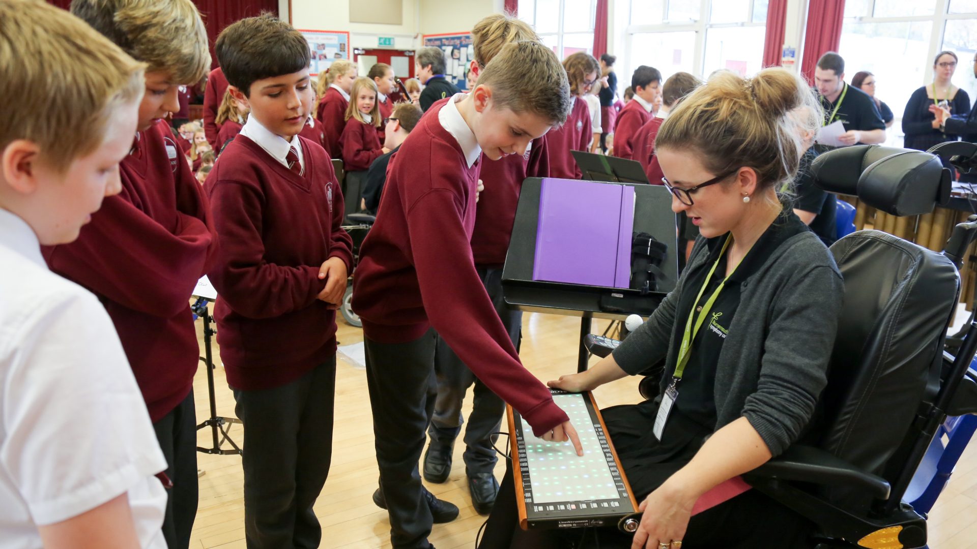 . Pupils talk to Charlotte Bott with her Linnstrument.