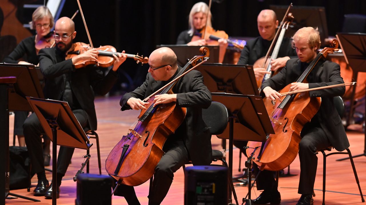 The Bournmouth Symphony Orchestra conducted by David Hill MBE, Associate Guest Conductor, rehearsing in the Lighthouse Arts Centre on Tuesday 29 Sept. 2020.
Photo by Mark Allan