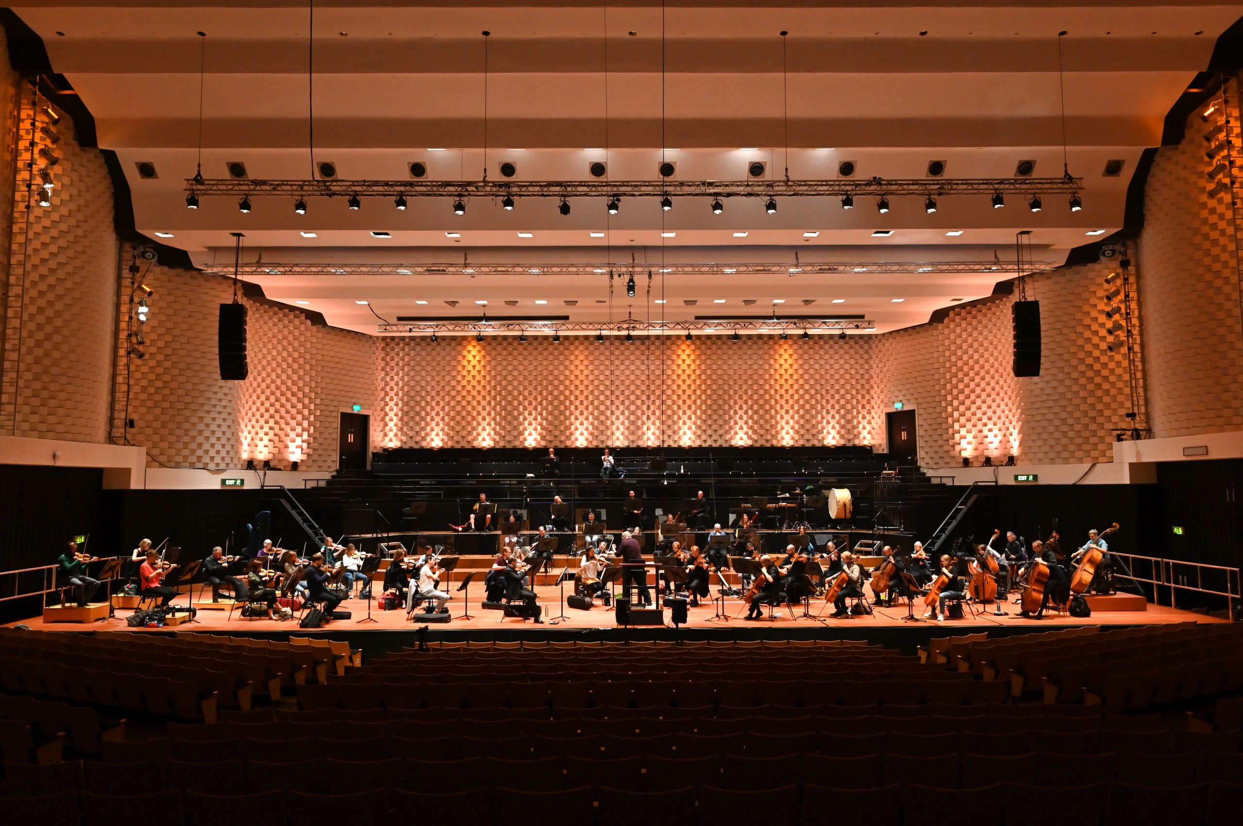 The Orchestra returns to the stage
