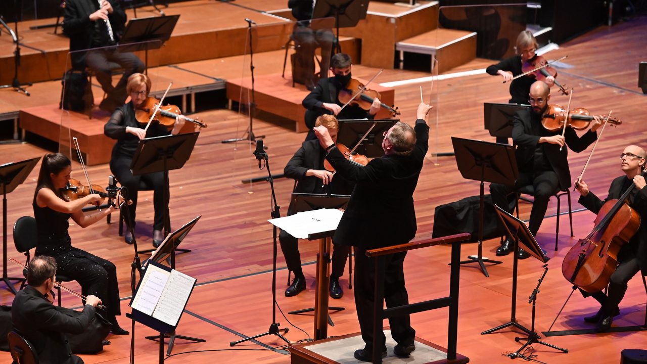 The Bournmouth Symphony Orchestra conducted by David Hill MBE, Associate Guest Conductor, rehearsing in the Lighthouse Arts Centre on Tuesday 29 Sept. 2020.
Photo by Mark Allan