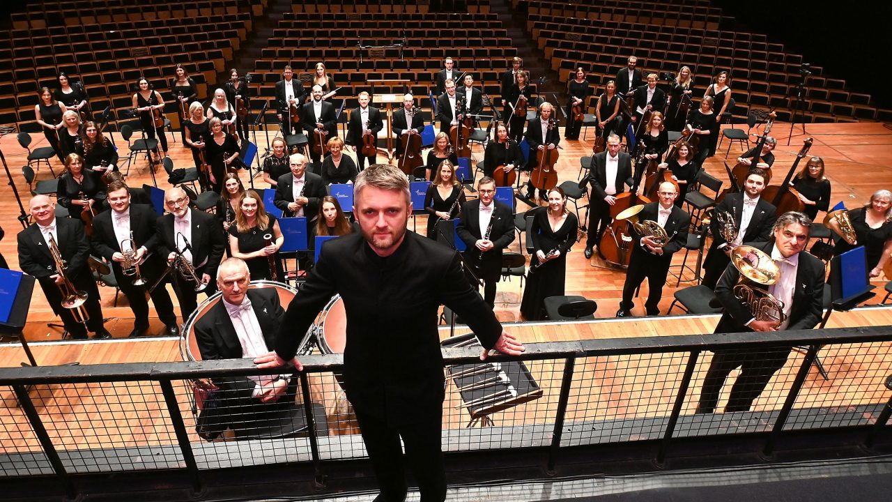 Chief Conductor Kirill Karabits and Bournemouth Symphony Orchestra (C) Mark Allan