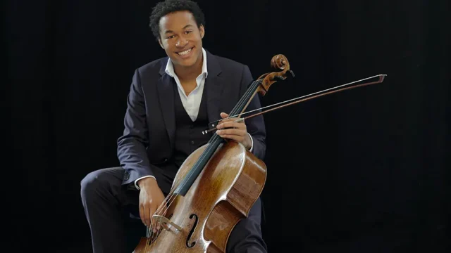 Photo of Sheku Kanneh-Mason with cello