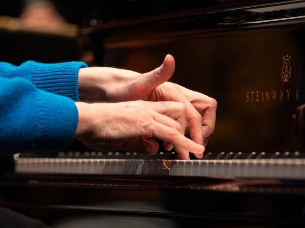 REVIEW: ‘Blue Skies’ a programme of Bridge, Ravel and Rachmaninov